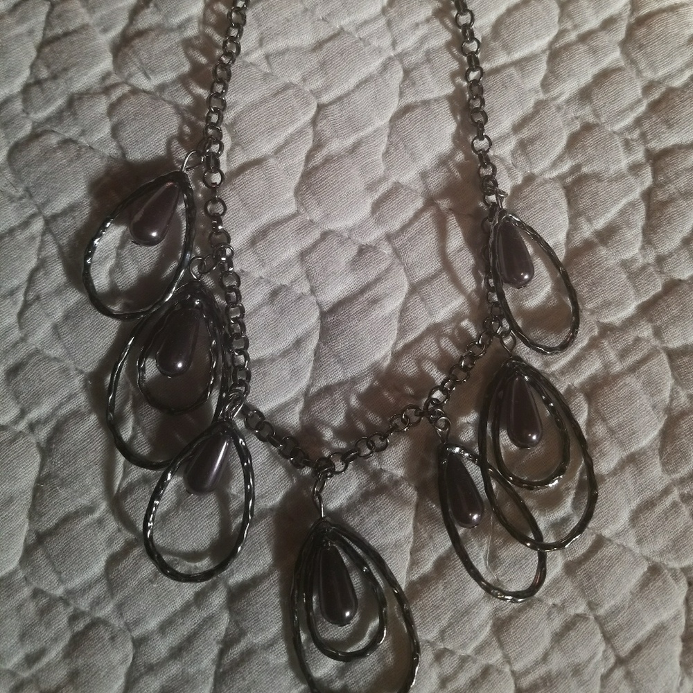 Purple tear drop beaded silver oval hoop necklace